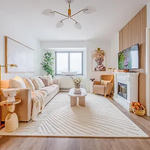  Apartment Skyline Spectacle Modern Designer Studio With Panoramic Nyc Views